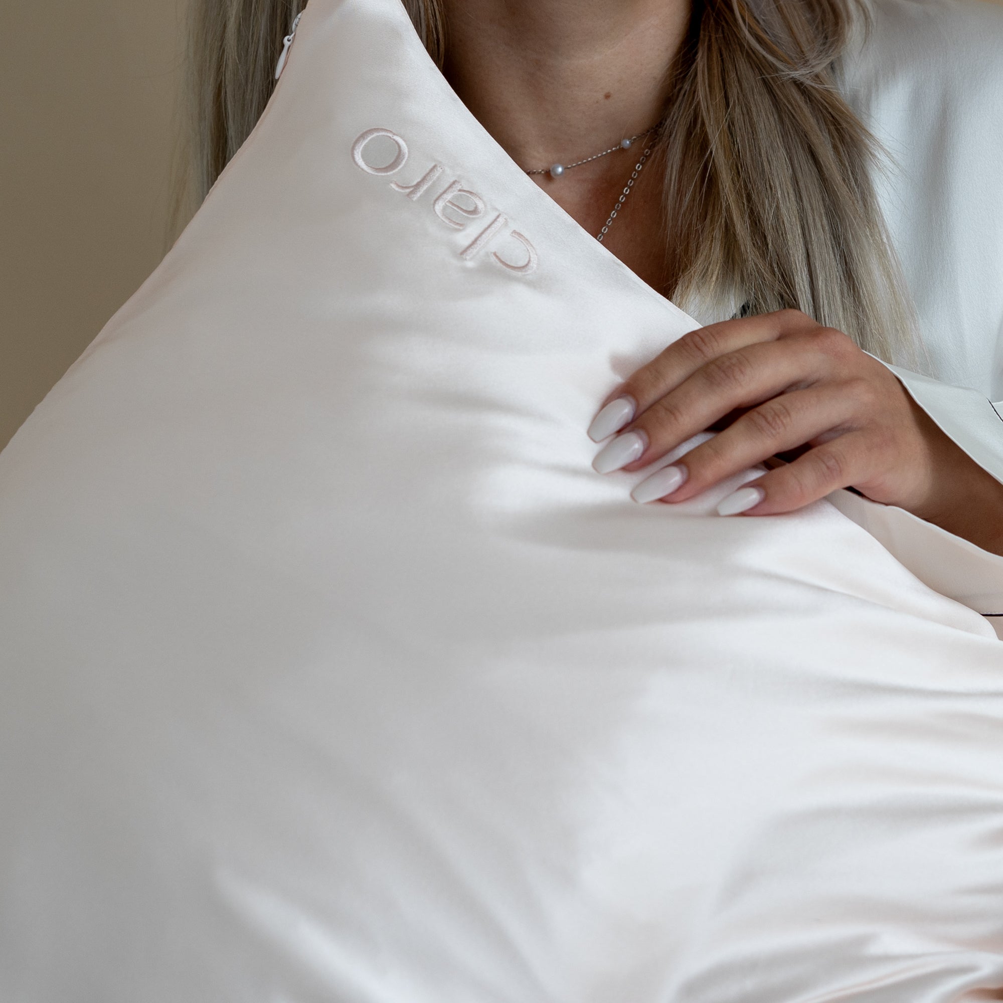 CLARO® Hopeakäsitelty Tyynyliina